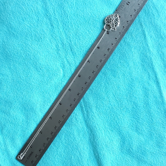 Filigree heart and key pendant necklace - Picture 9 of 10